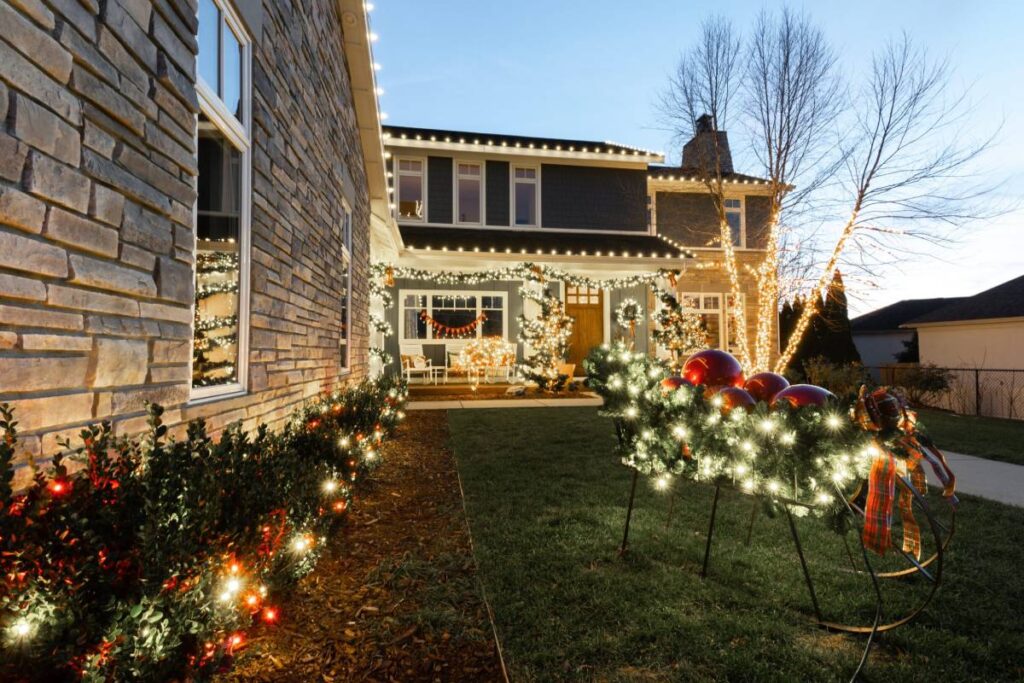 Cost of Professional Holiday Lighting Near Me